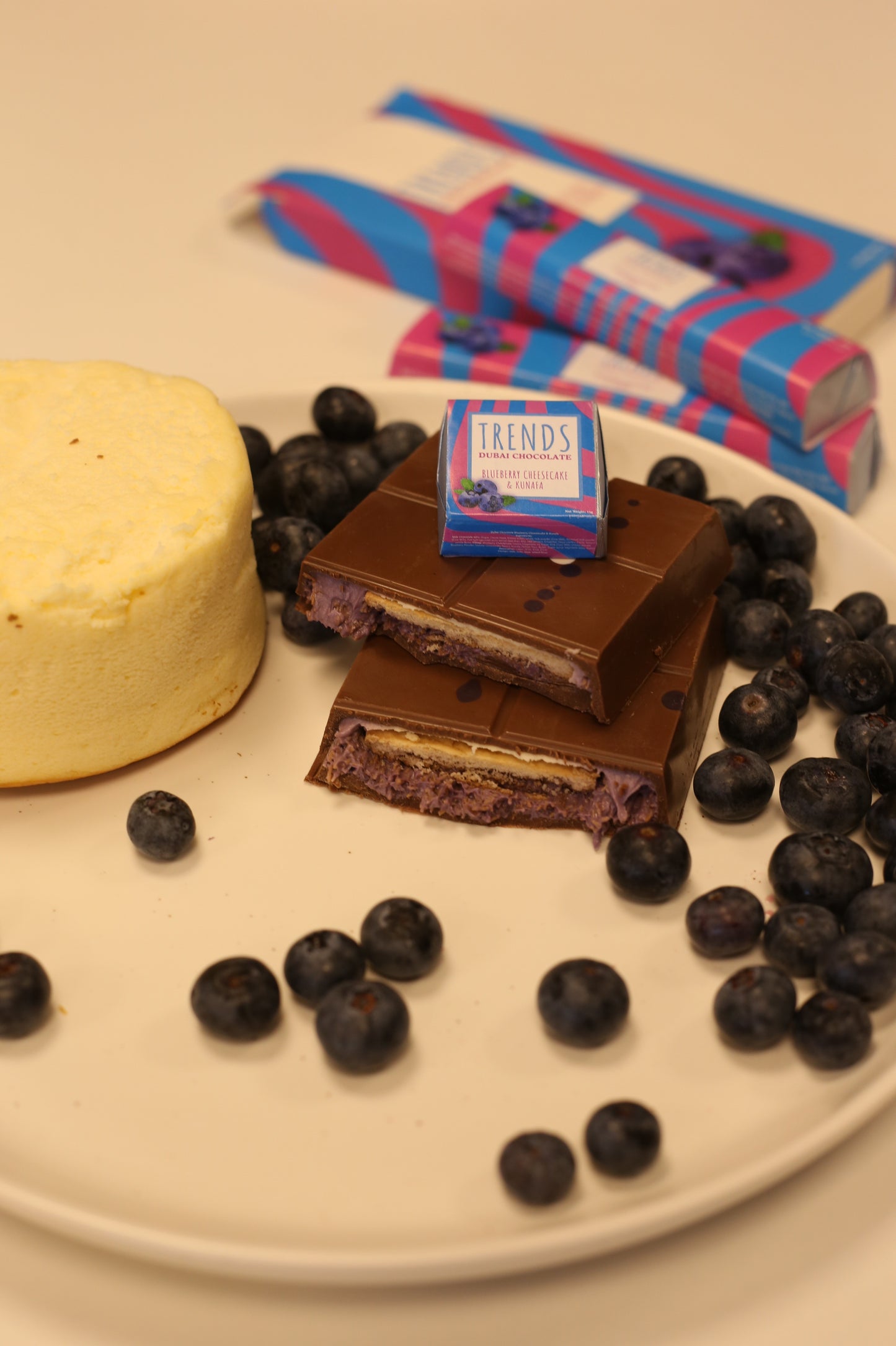 Trends Dubai Chocolate, Blueberry Cheesecake with Biscuits & Kunafa - 190g