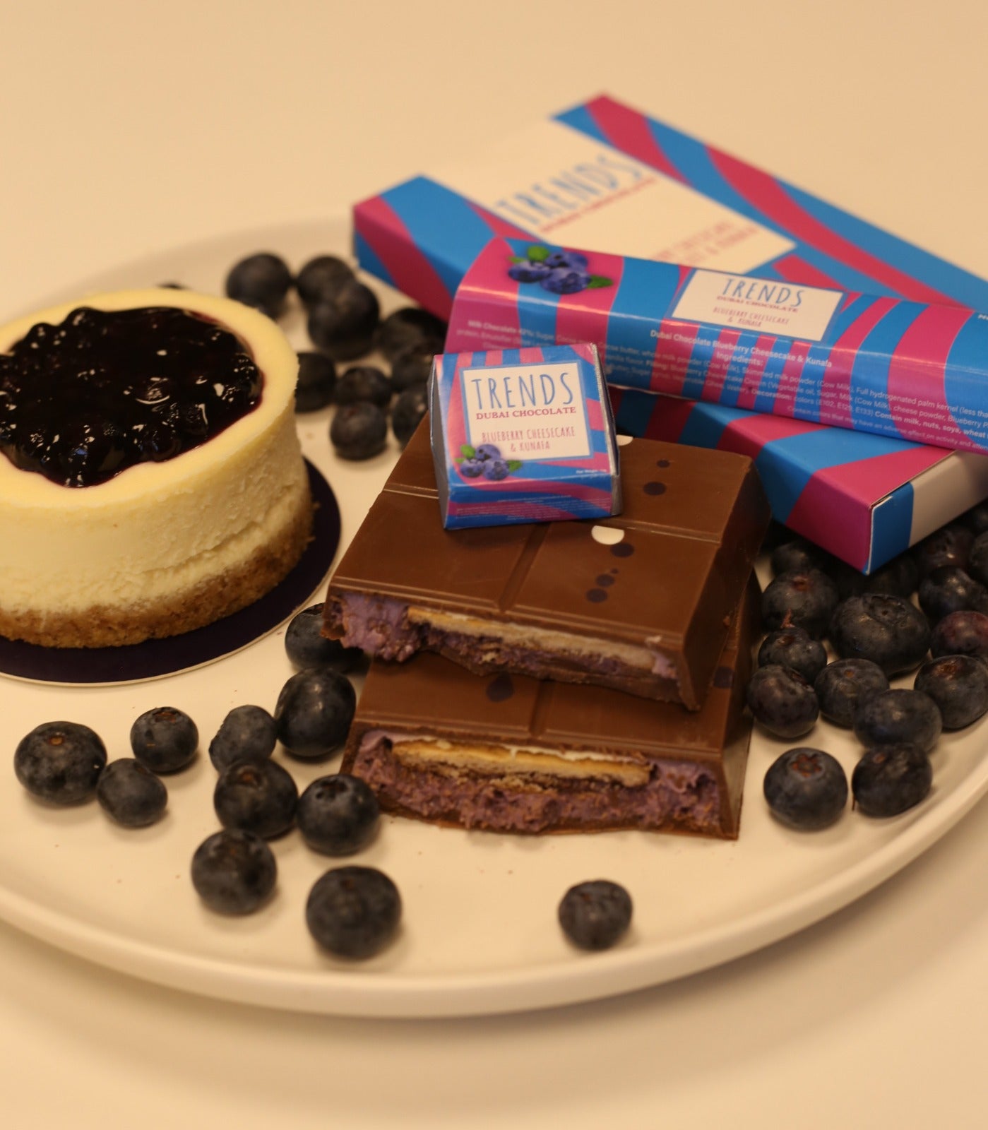 Trends Dubai Chocolate, Blueberry Cheesecake with Biscuits & Kunafa - 190g